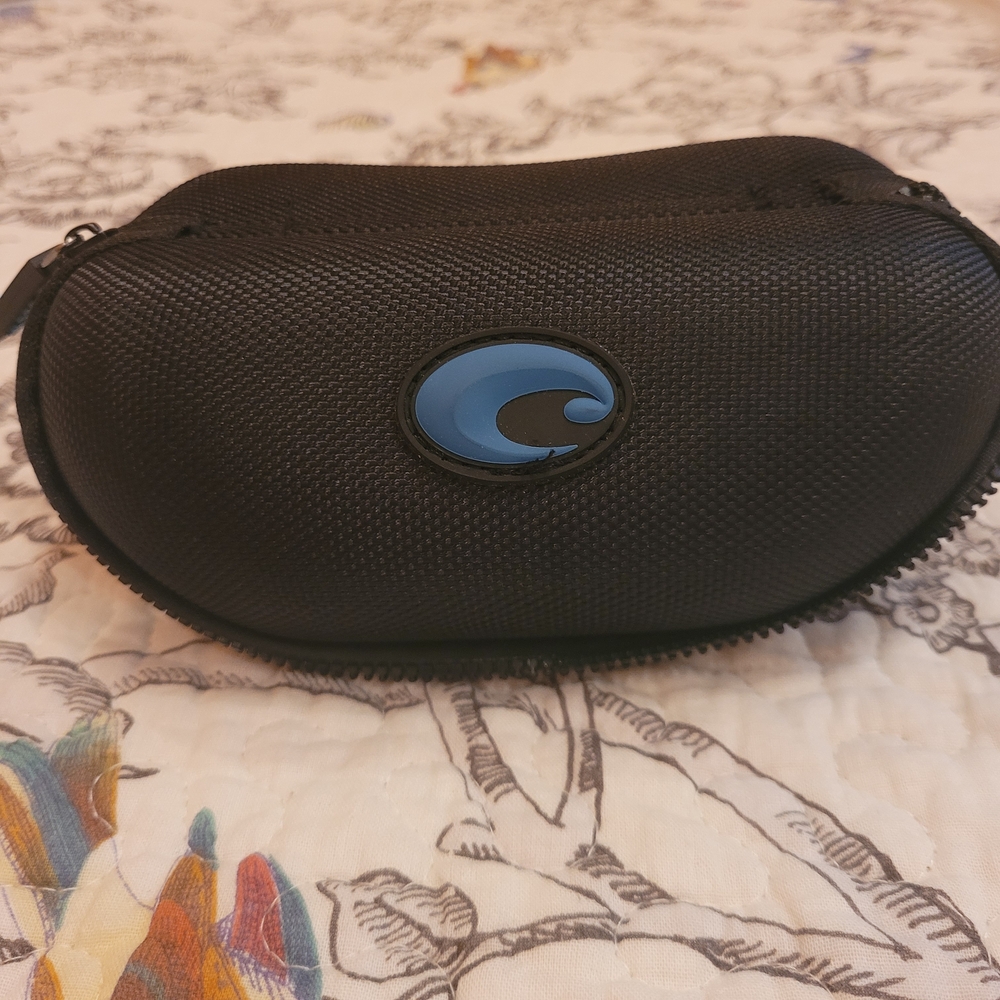 Costa Black Zip Sunglasses Case and Cleaning Cloth